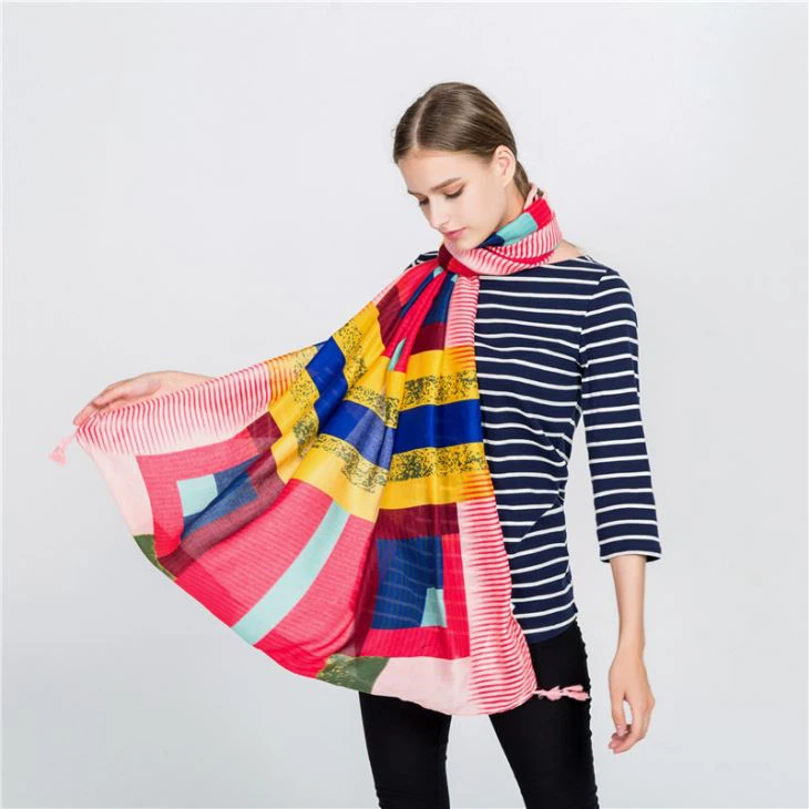 Zīda varavīksnes šalle