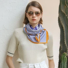 Pievienojiet sievietēm zīda sarža šalles